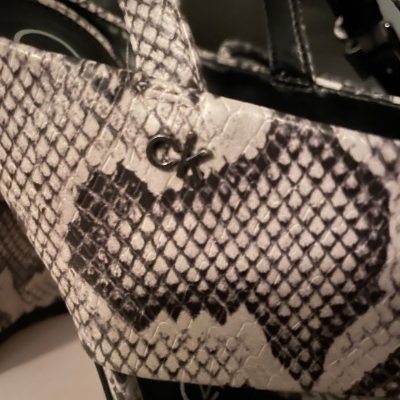 Calvin Klein Shoes - Picture 7 of 16